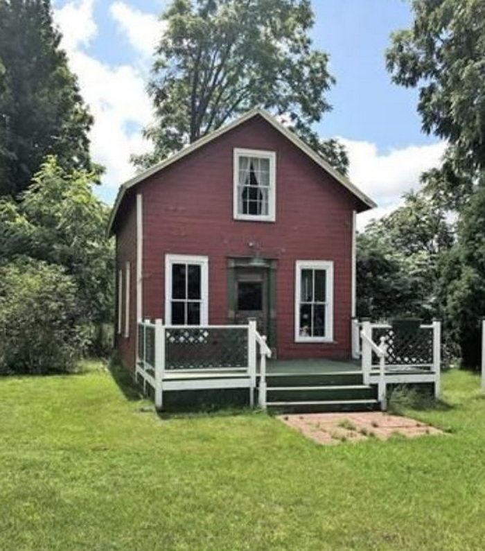Prestons Antique Gaslight Village - Photo From Land Dot Com (newer photo)